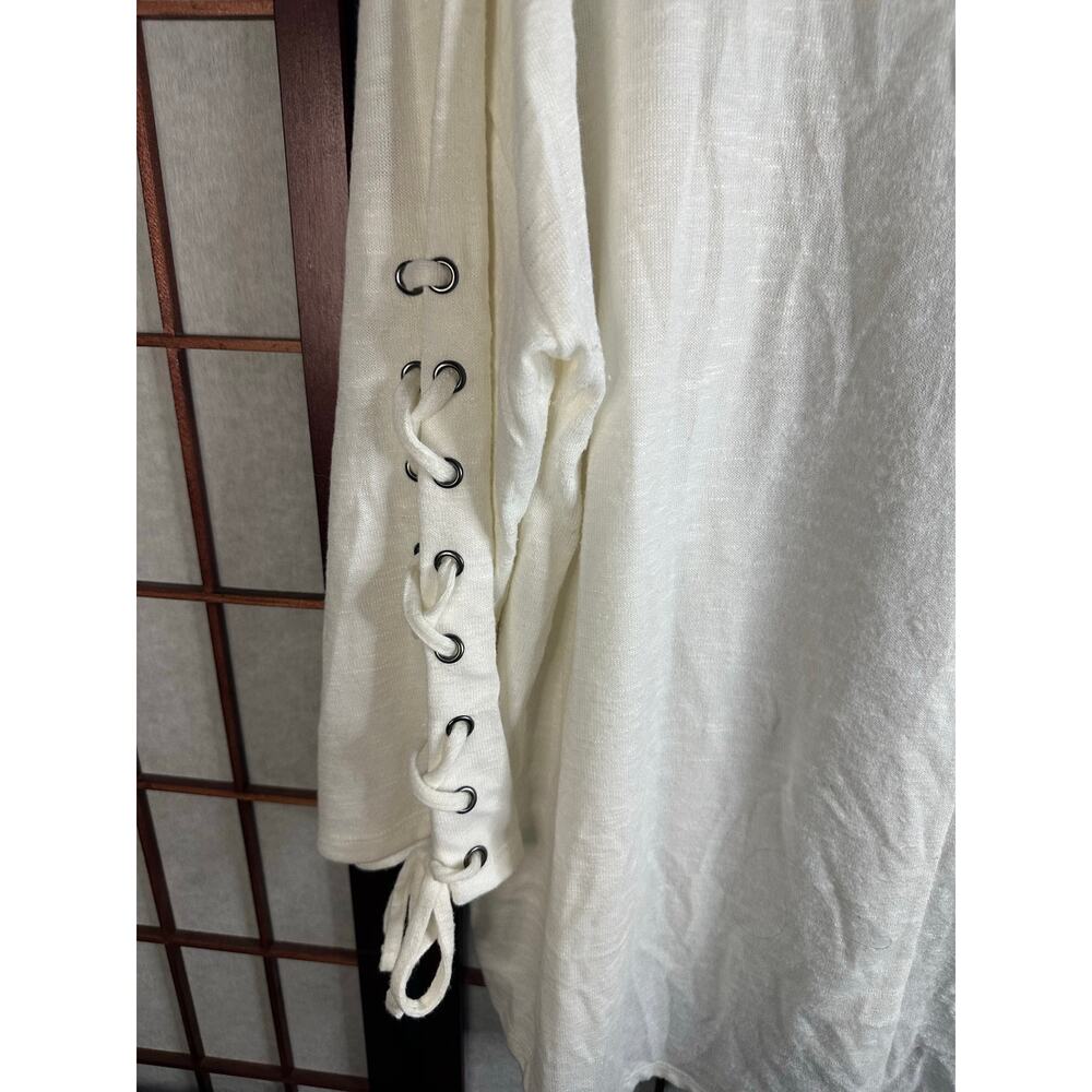 Cato Women's Long Sleeve t-shirt with lace up sleeves White size 18-20 - Picture 7 of 8